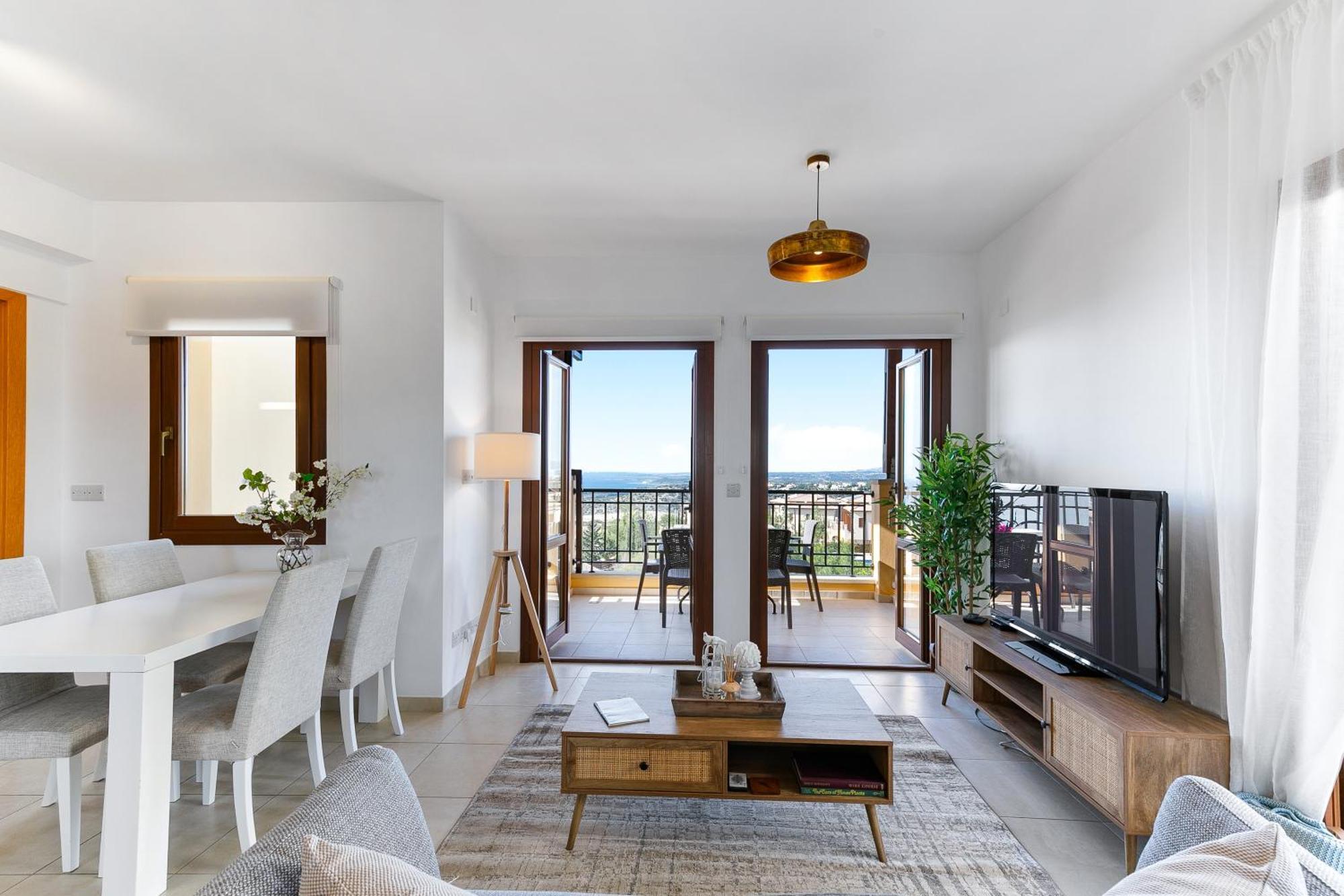 1 Bedroom Apartment Pyrgos With Beautiful Sea And Sunset Views, Aphrodite Hills Resort Kouklia Esterno foto