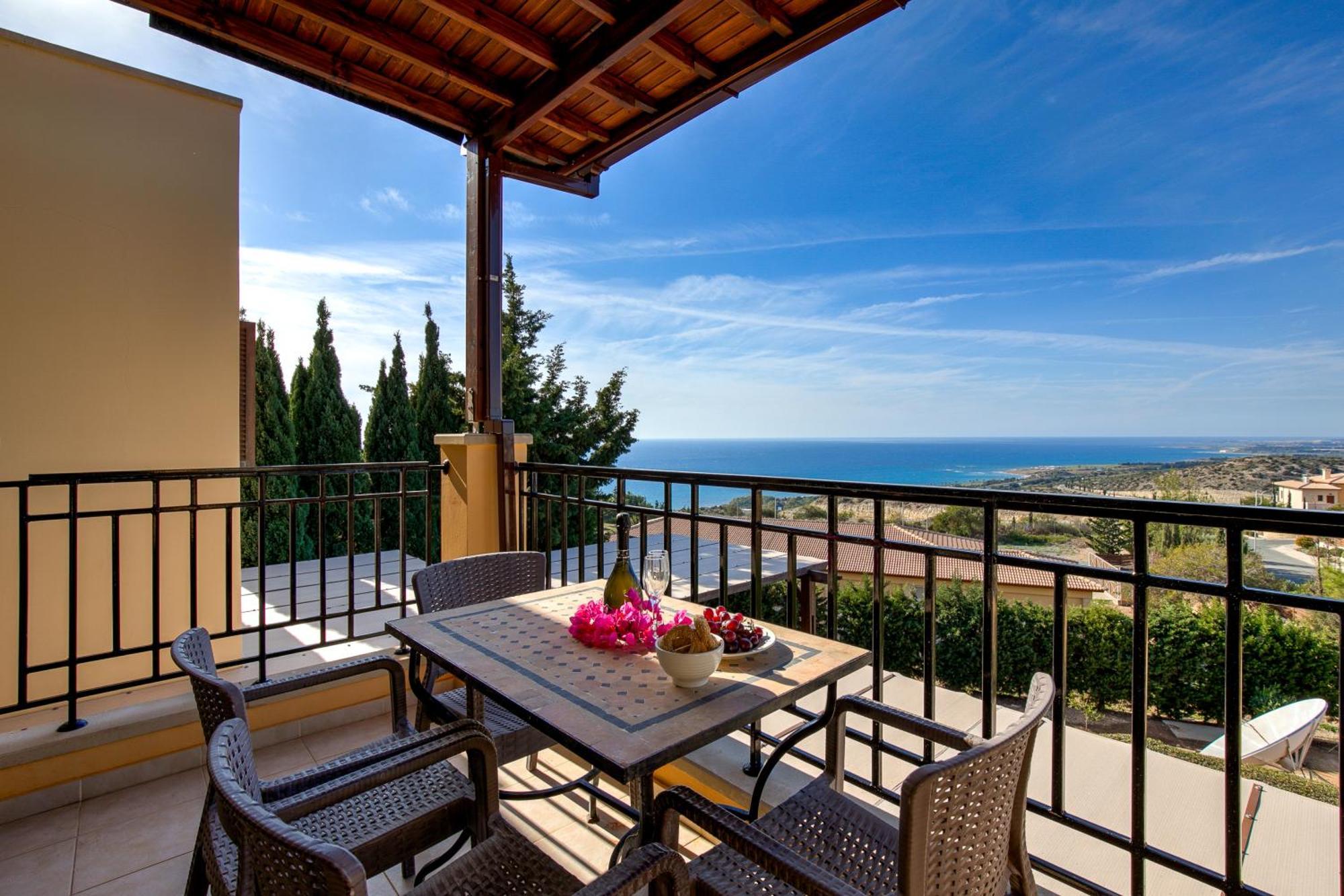 1 Bedroom Apartment Pyrgos With Beautiful Sea And Sunset Views, Aphrodite Hills Resort Kouklia Esterno foto