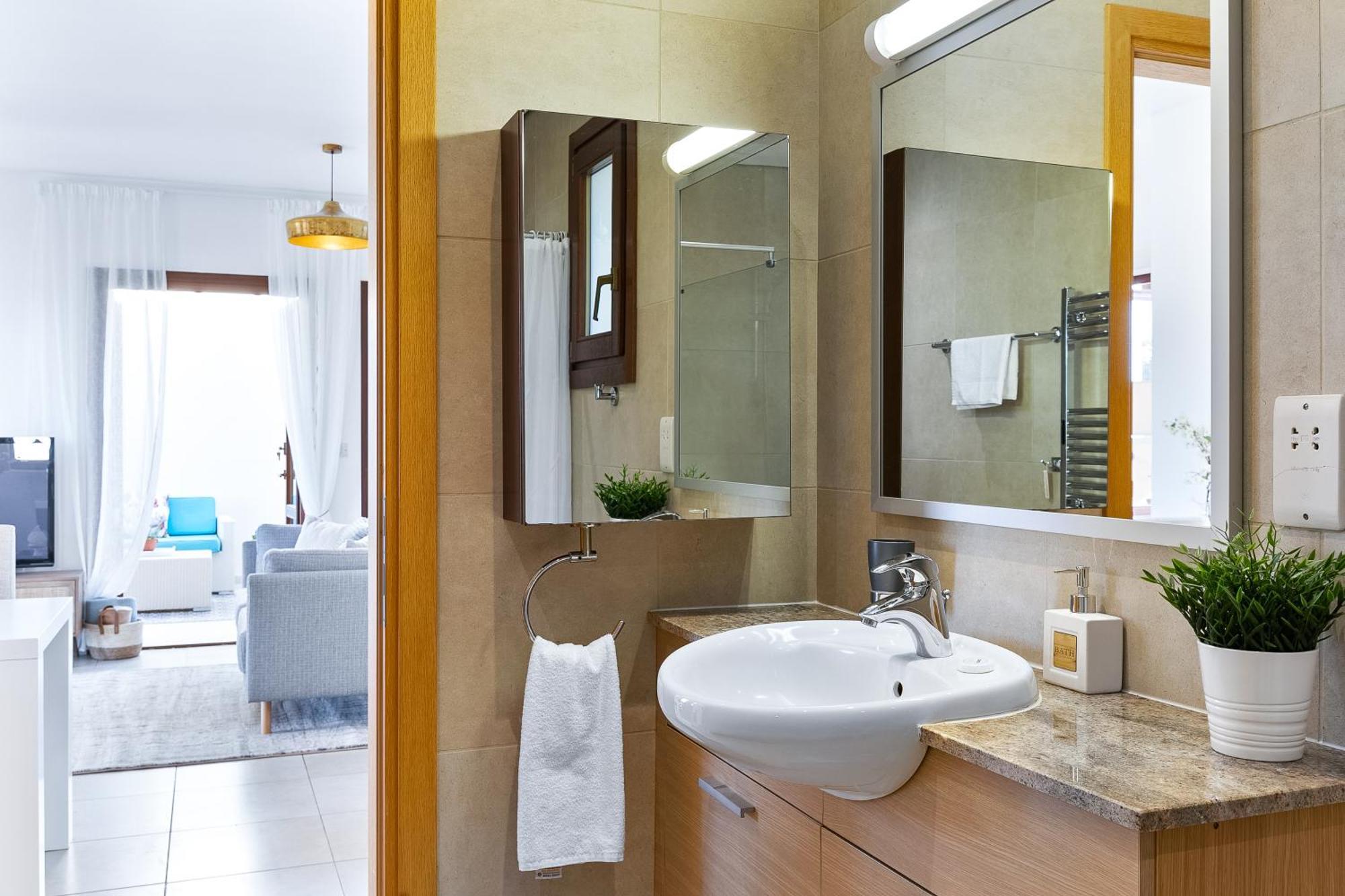1 Bedroom Apartment Pyrgos With Beautiful Sea And Sunset Views, Aphrodite Hills Resort Kouklia Esterno foto