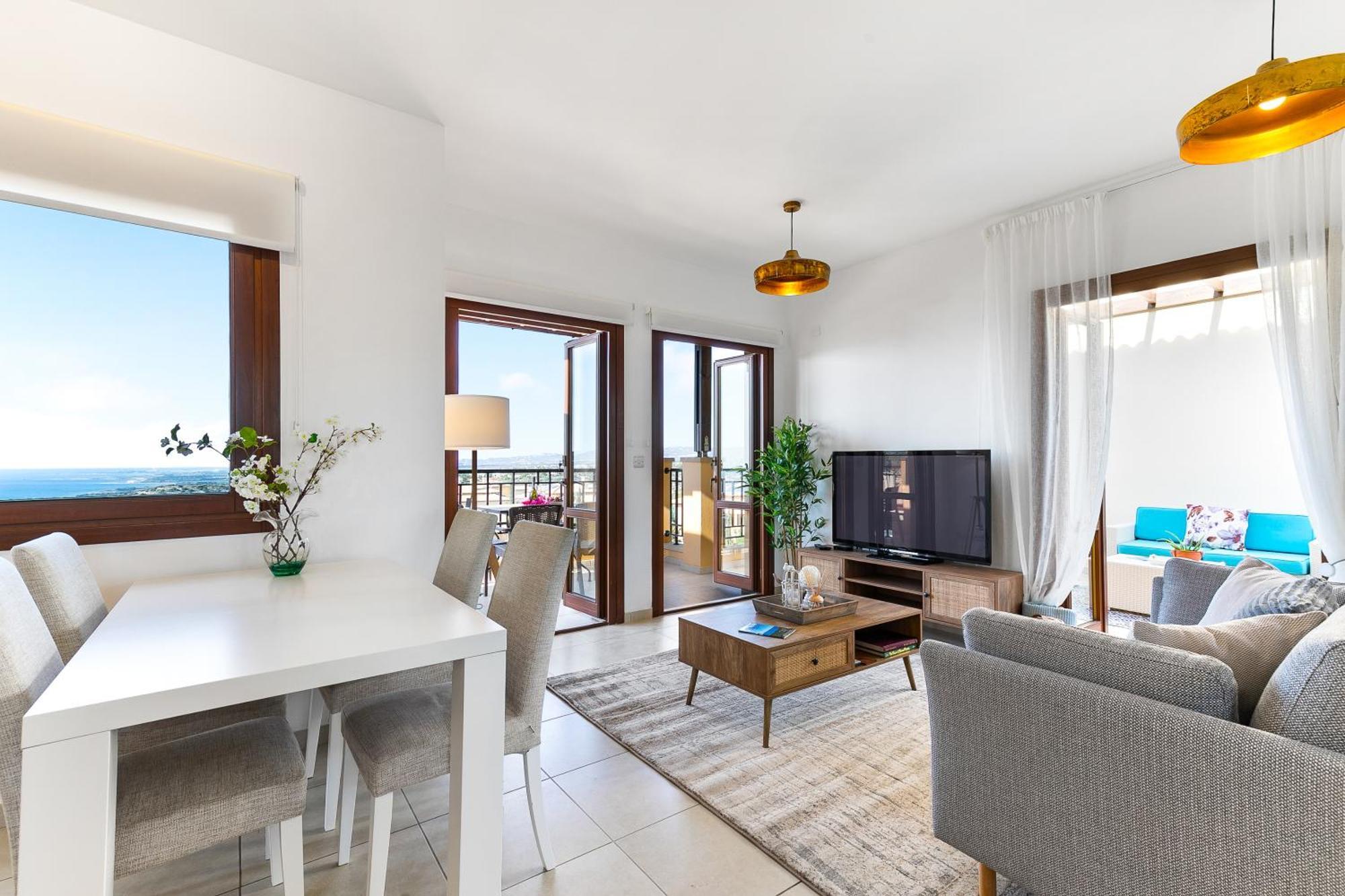 1 Bedroom Apartment Pyrgos With Beautiful Sea And Sunset Views, Aphrodite Hills Resort Kouklia Esterno foto